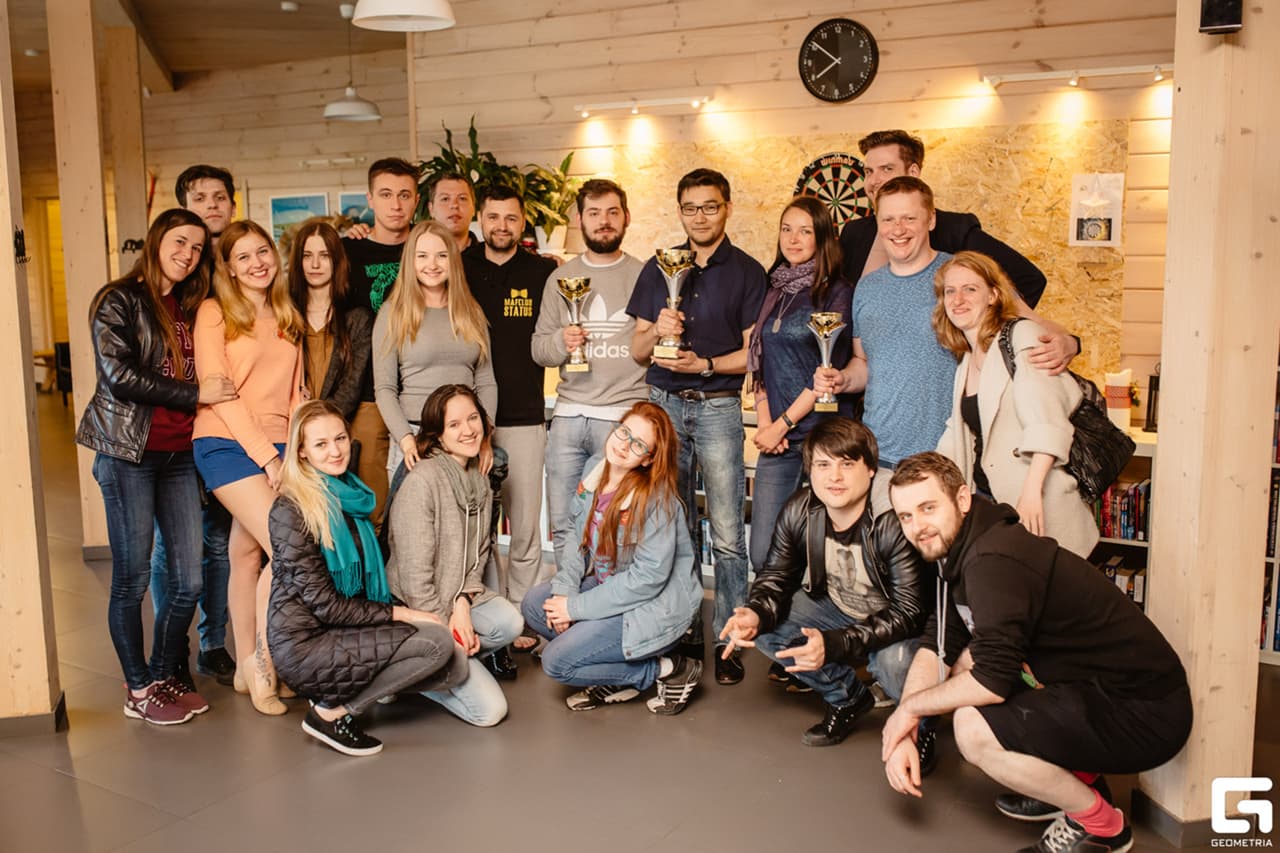 STATUS — главное фото