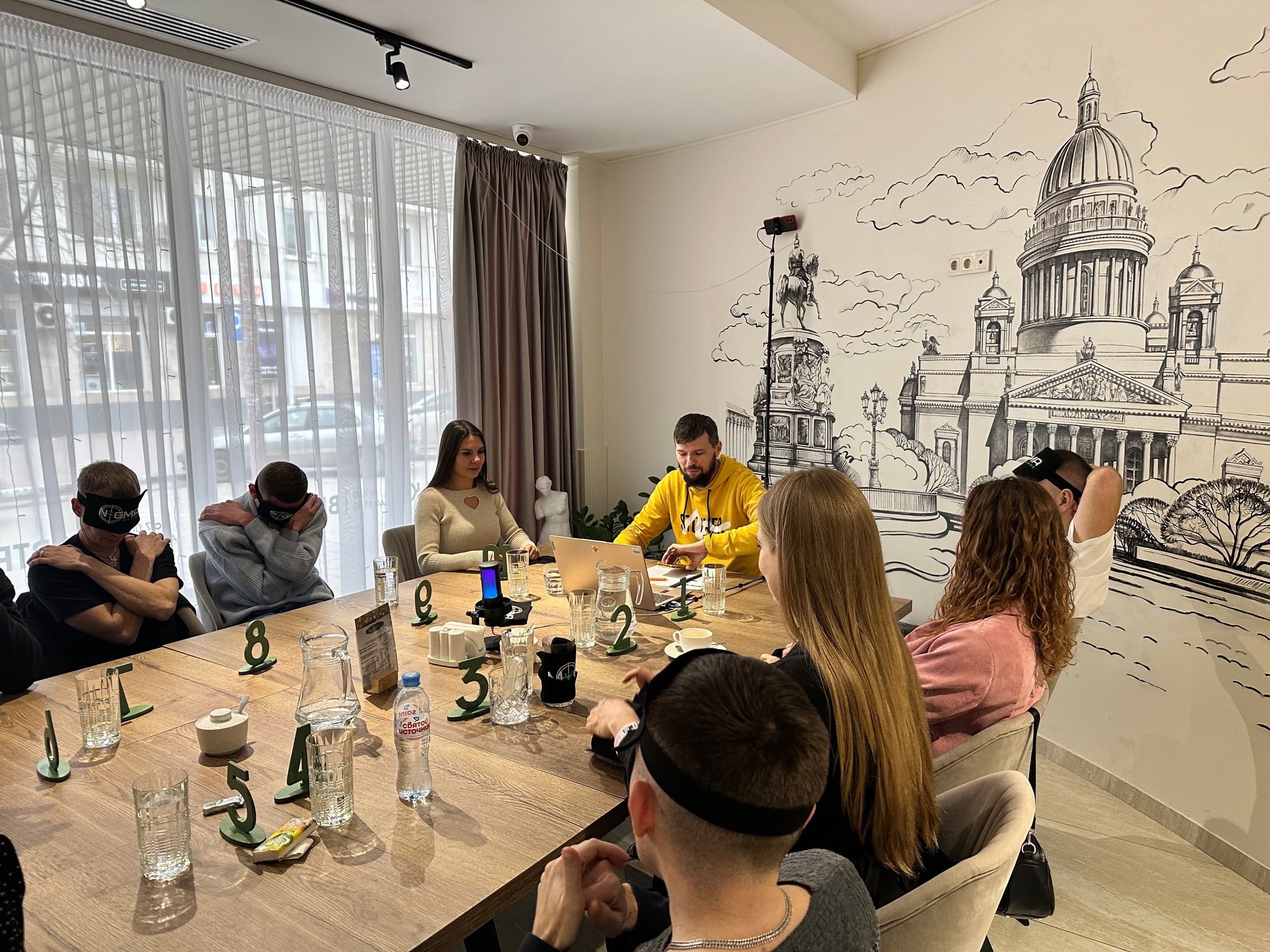 HEADSHOT — главное фото