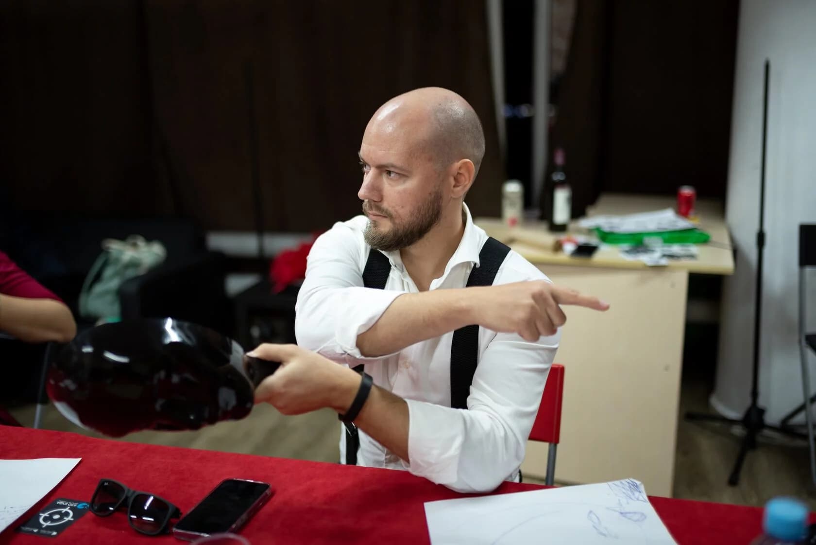 КТО КУДА — главное фото