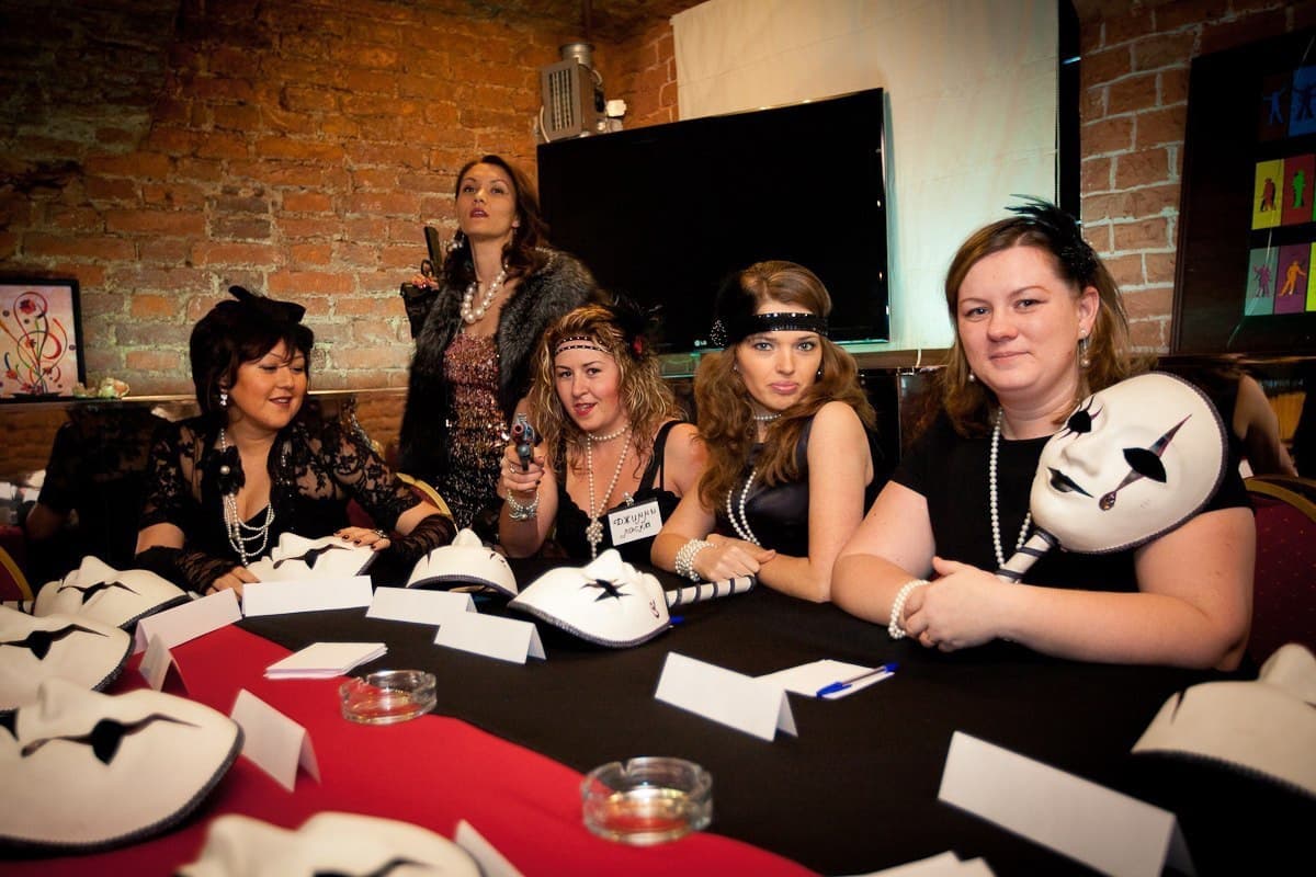 Red and Black — главное фото